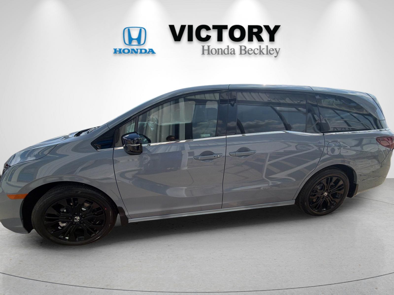New 2026 Sonic Gray Pearl Honda Sport-L image 2