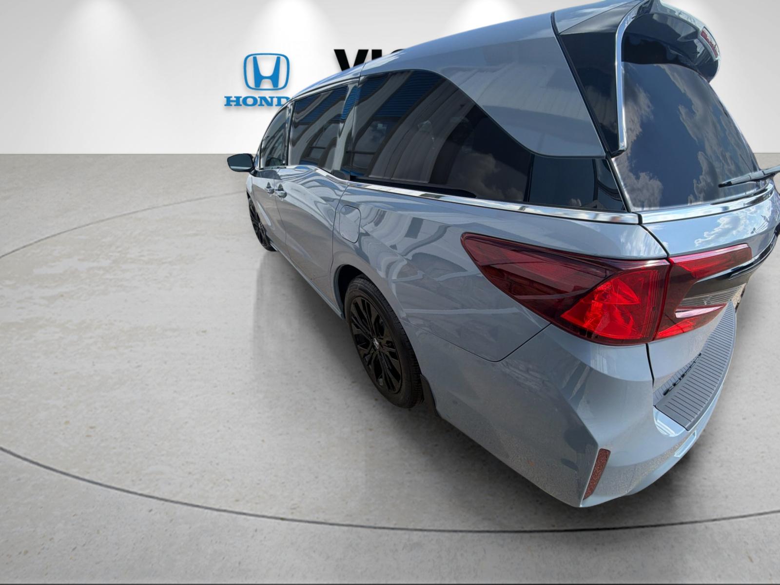 New 2026 Sonic Gray Pearl Honda Sport-L image 3