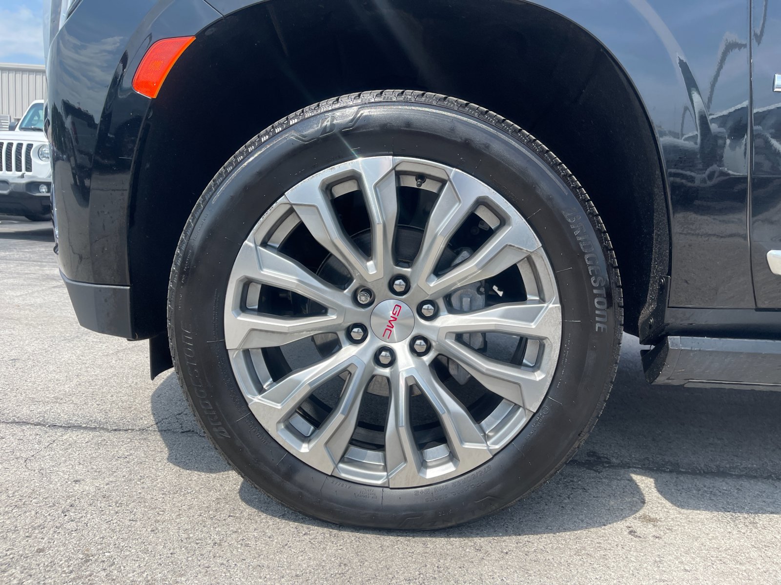 Used 2022 Black GMC Denali image 34