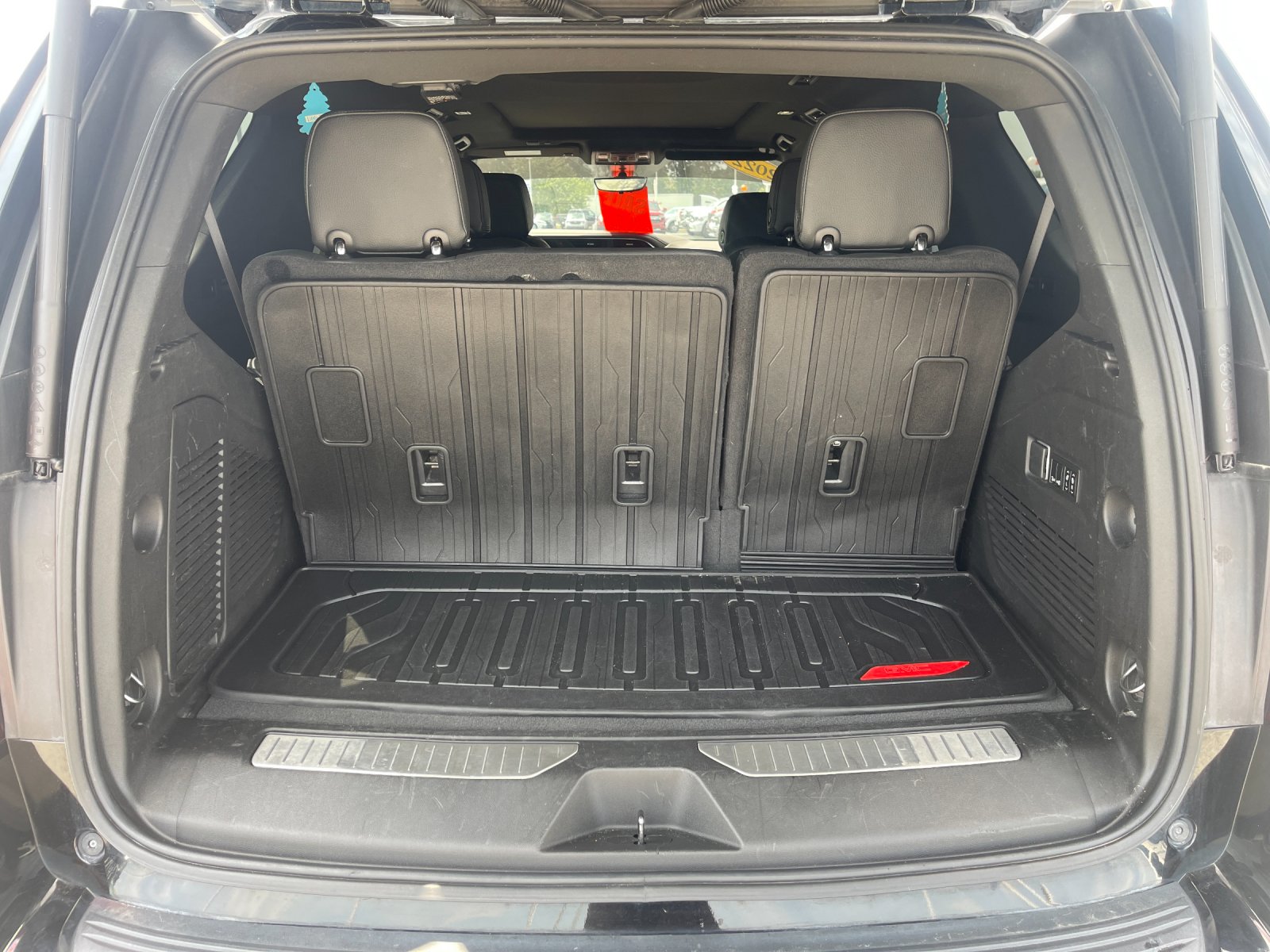 Used 2022 Black GMC Denali image 18