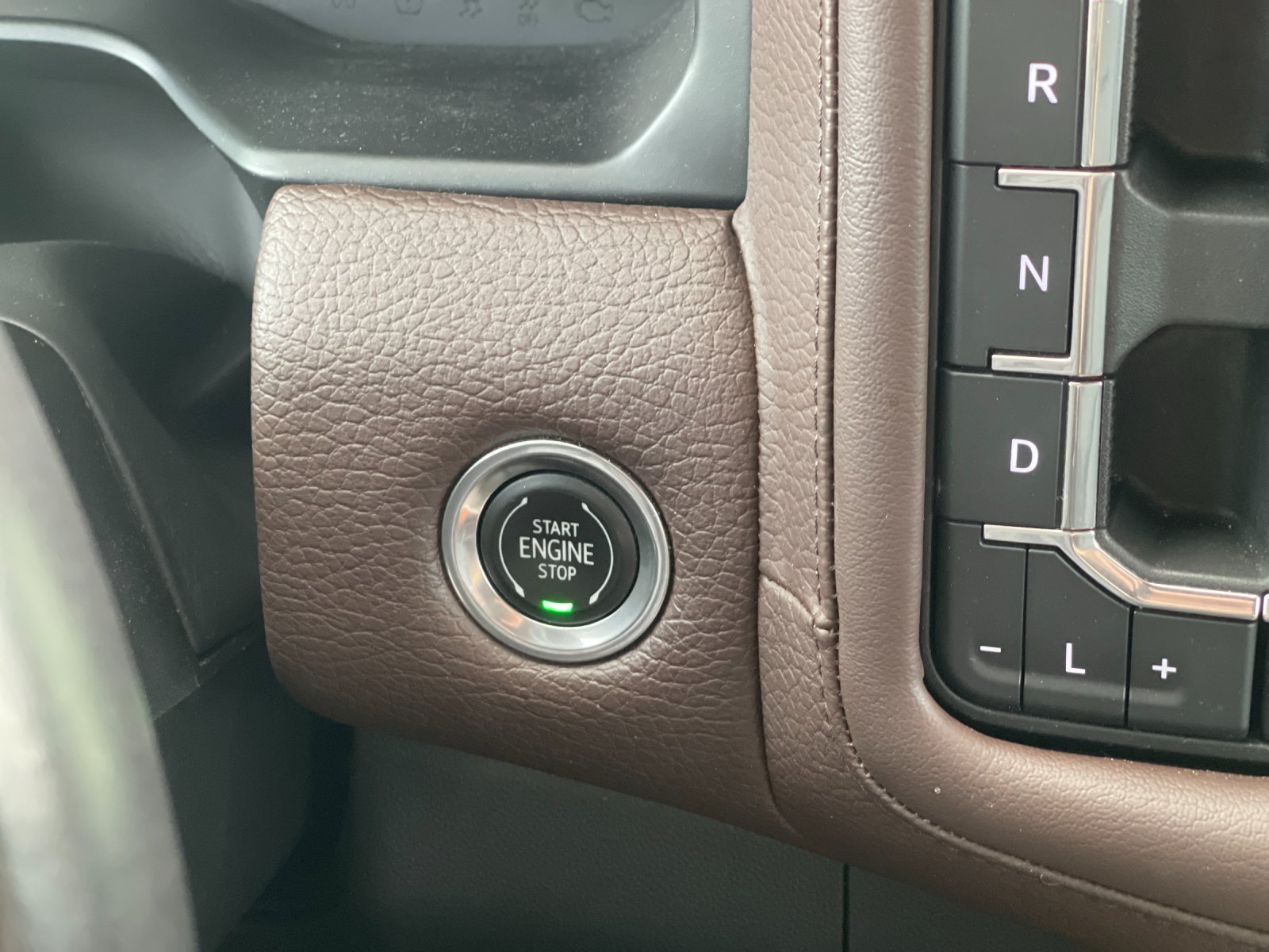 Used 2022 Black GMC Denali image 27