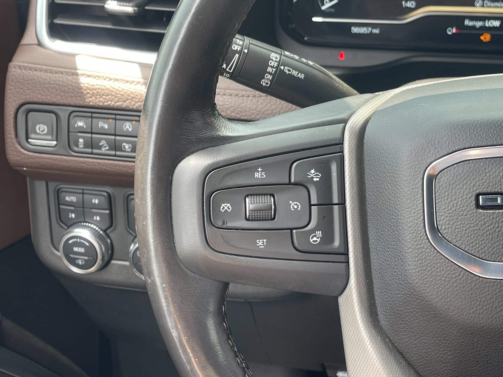 Used 2022 Black GMC Denali image 29
