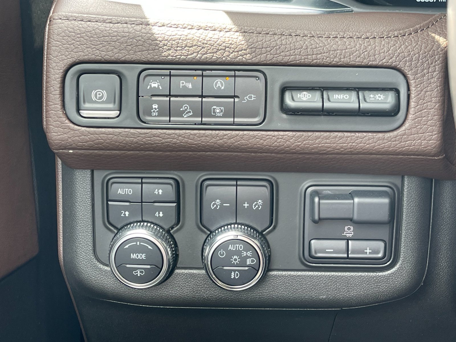 Used 2022 Black GMC Denali image 33