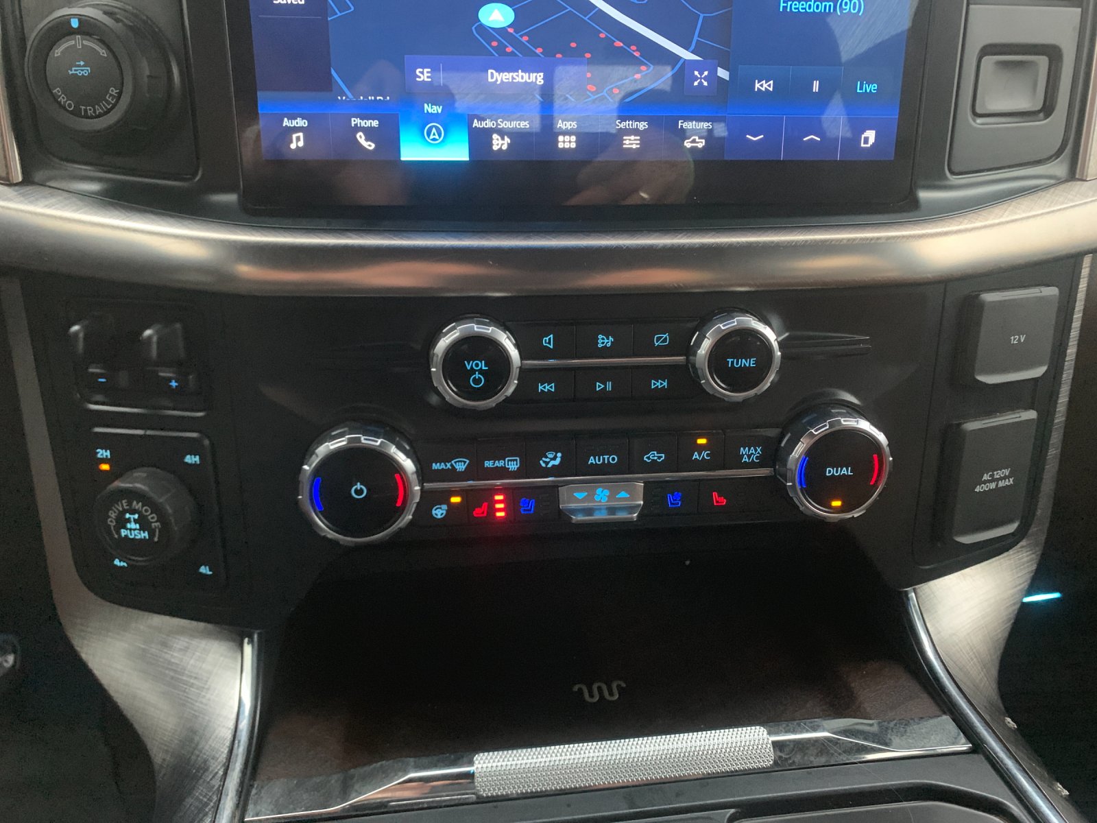 Used 2022 Silver Ford King Ranch image 24