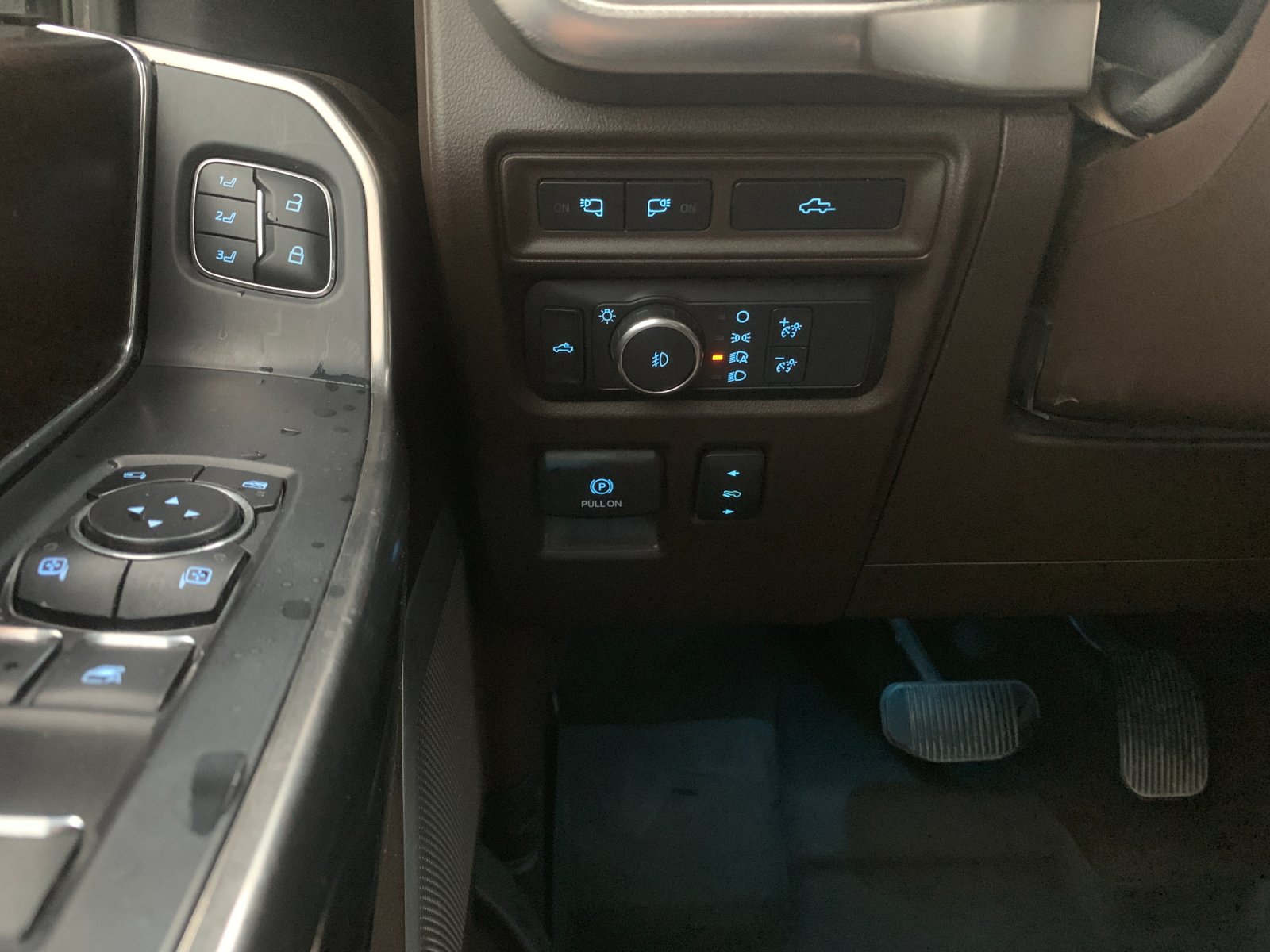Used 2022 Silver Ford King Ranch image 32