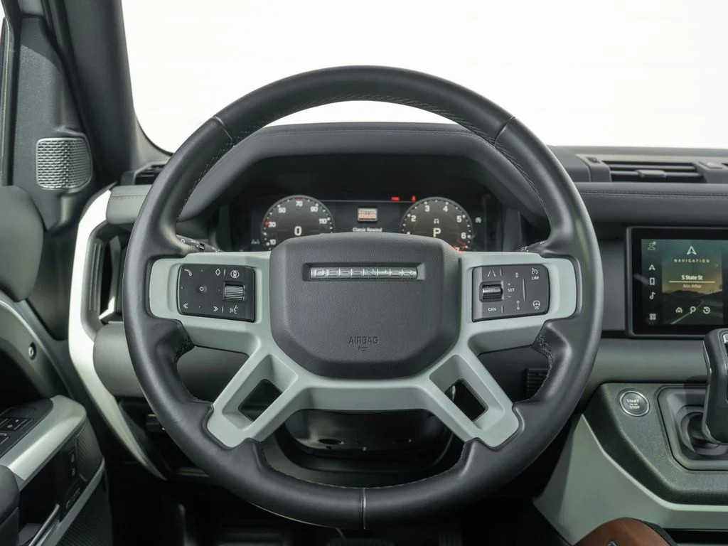 Used 2024 Hakuba Silver Metallic Land Rover SE image 23
