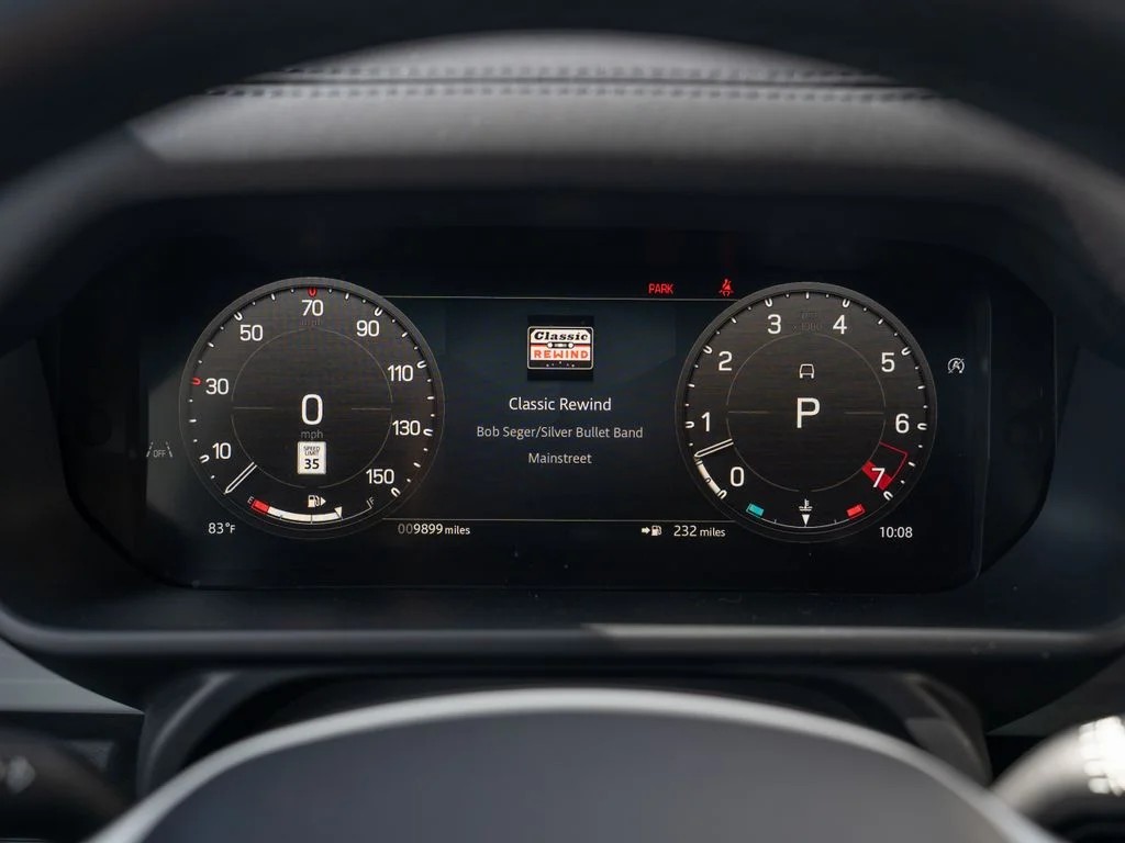 Used 2024 Hakuba Silver Metallic Land Rover SE image 24