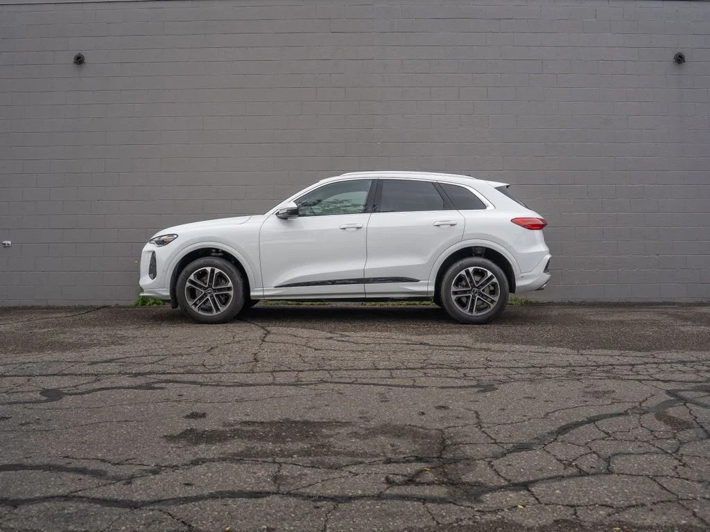 Used 2025 White Audi 2.0T Premium image 2