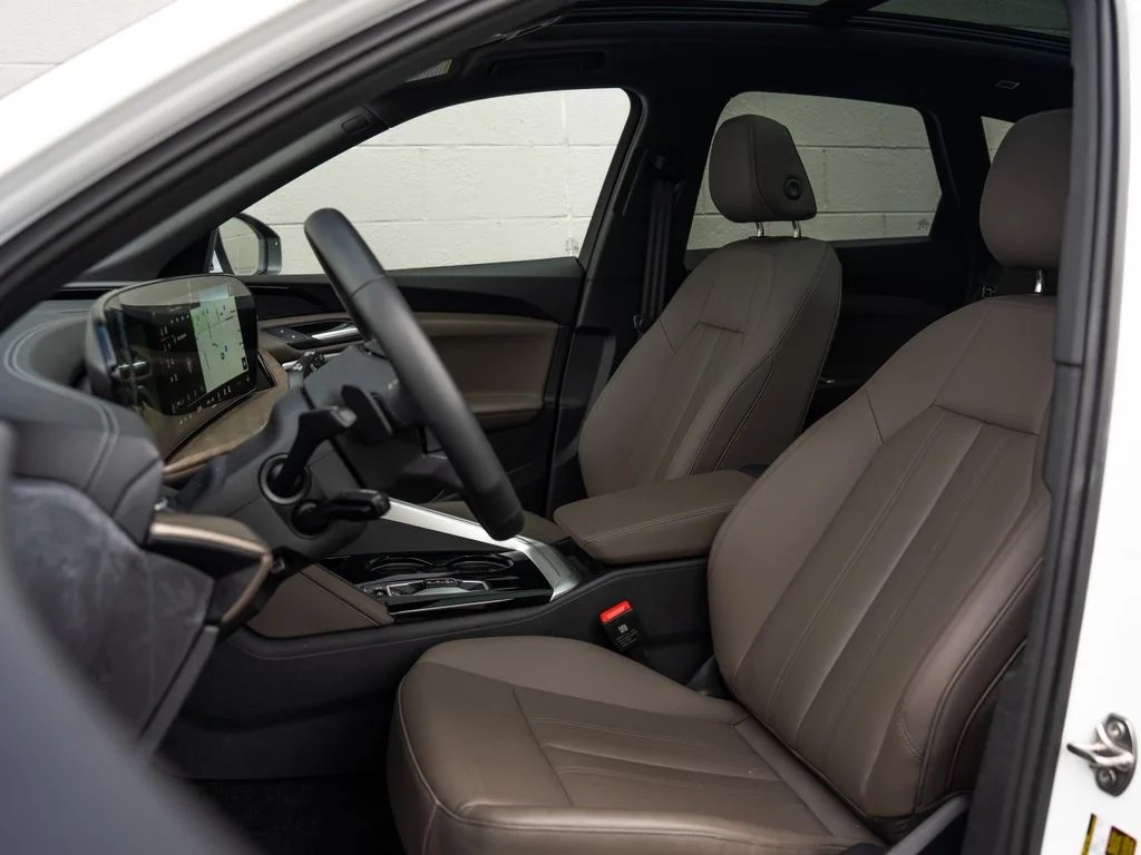 Used 2025 White Audi 2.0T Premium image 5