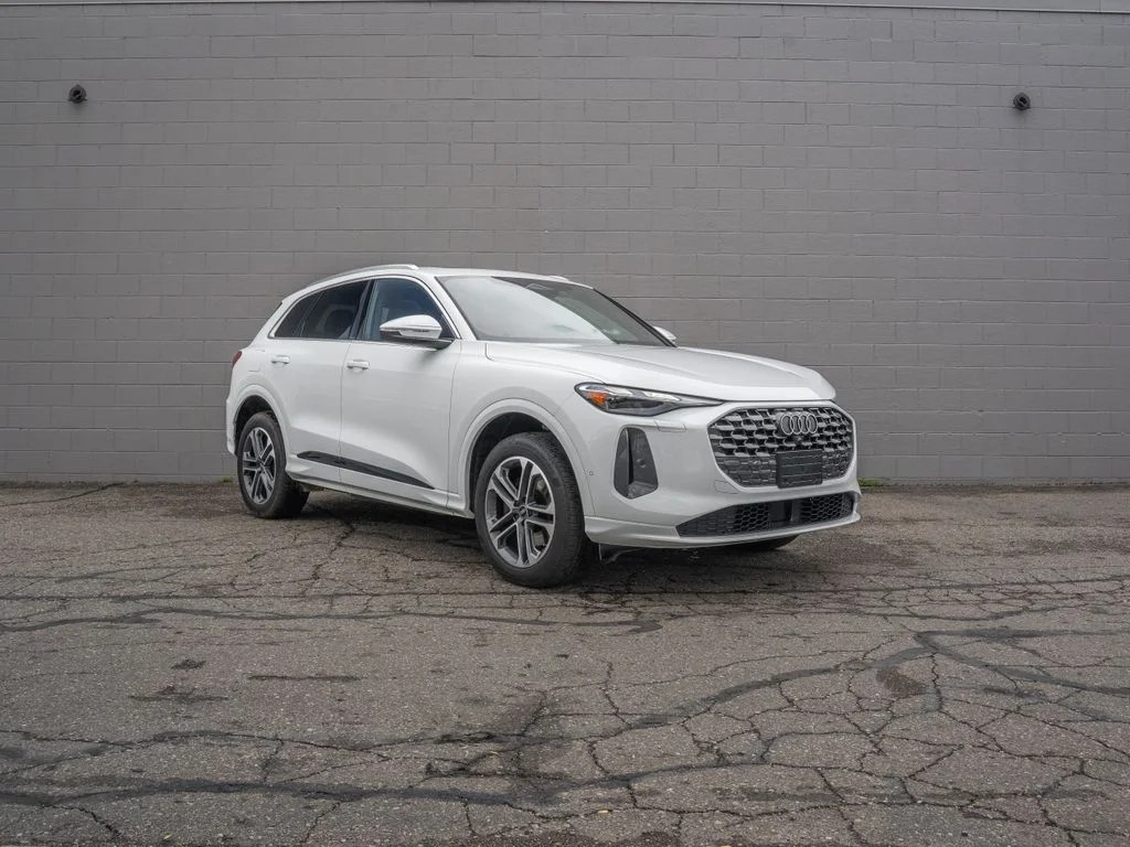 Used 2025 White Audi 2.0T Premium image 9