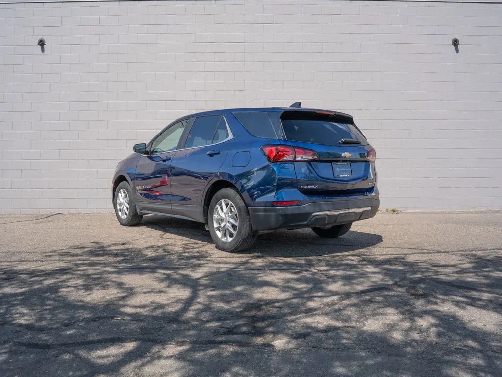 Used 2023 Blue Chevrolet LT image 3