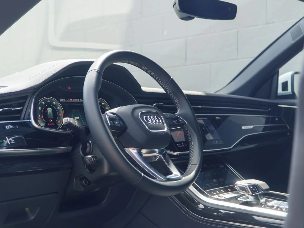 Used 2026 Glacier White Audi 55 Premium Plus image 4