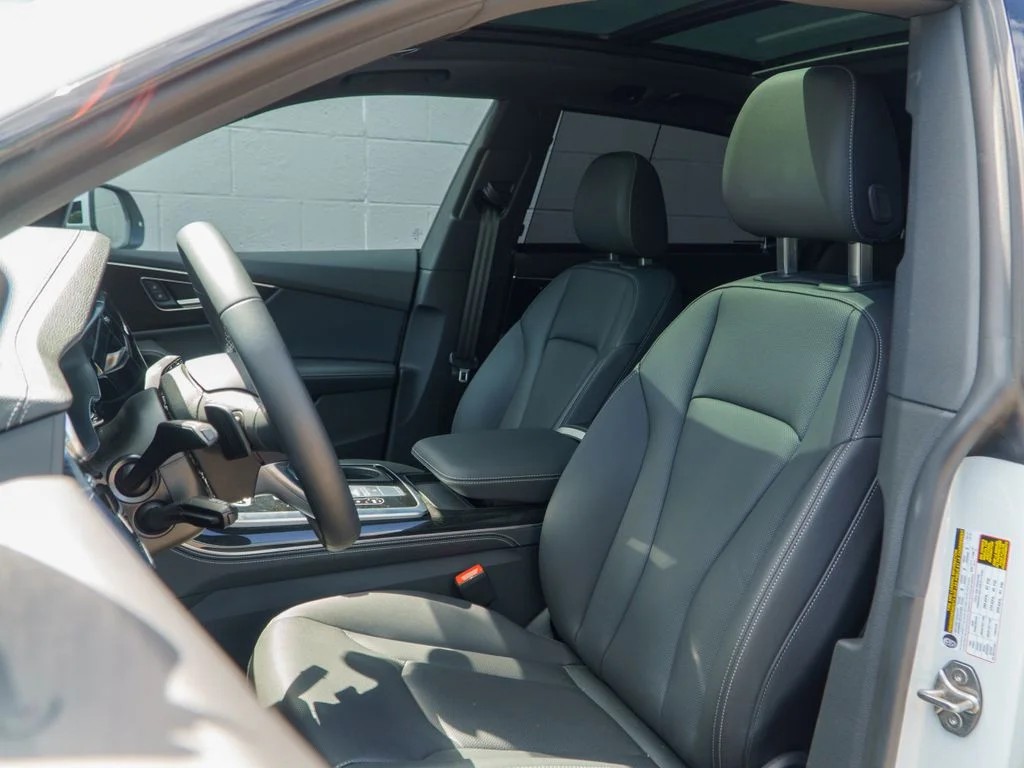 Used 2026 Glacier White Audi 55 Premium Plus image 5
