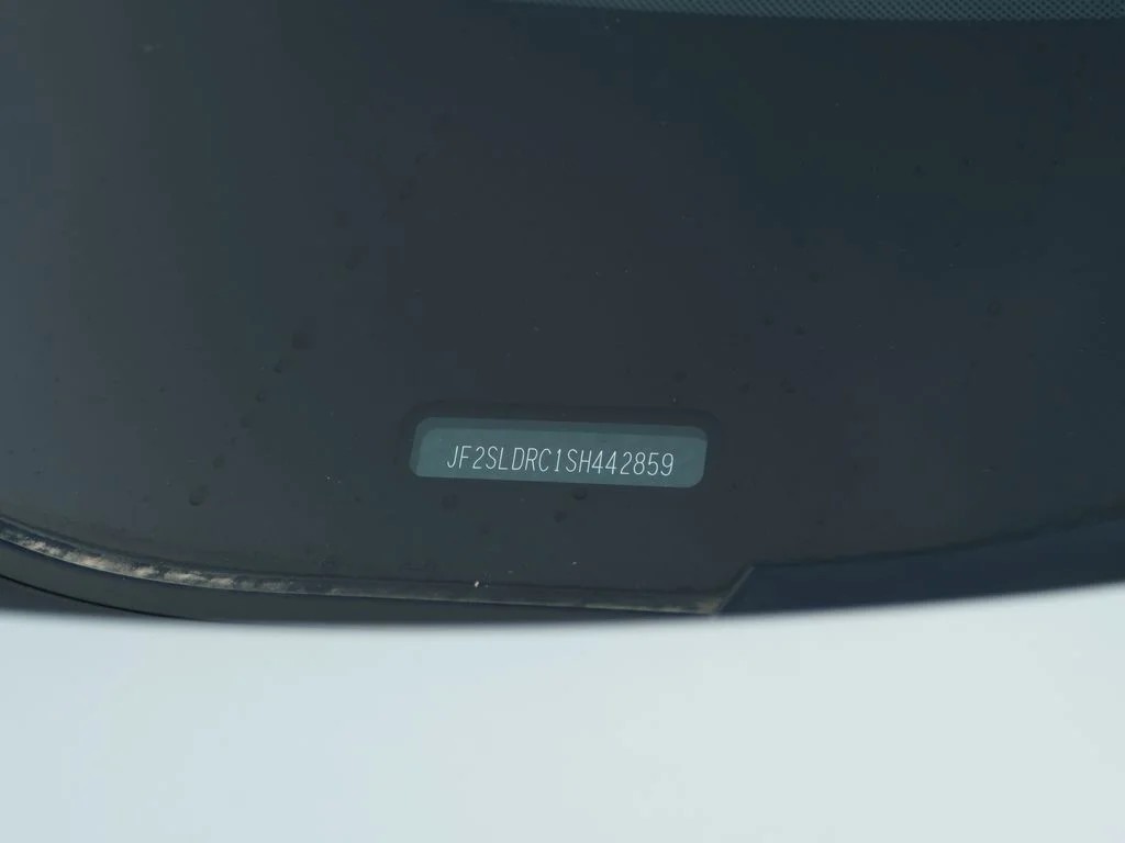 Used 2025 Ice Silver Metallic Subaru Limited image 31