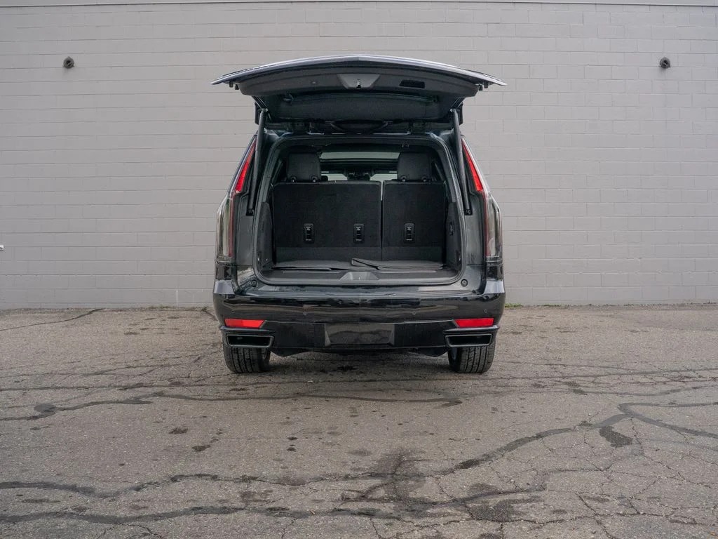 Used 2023 Black Raven Cadillac Sport Platinum image 14