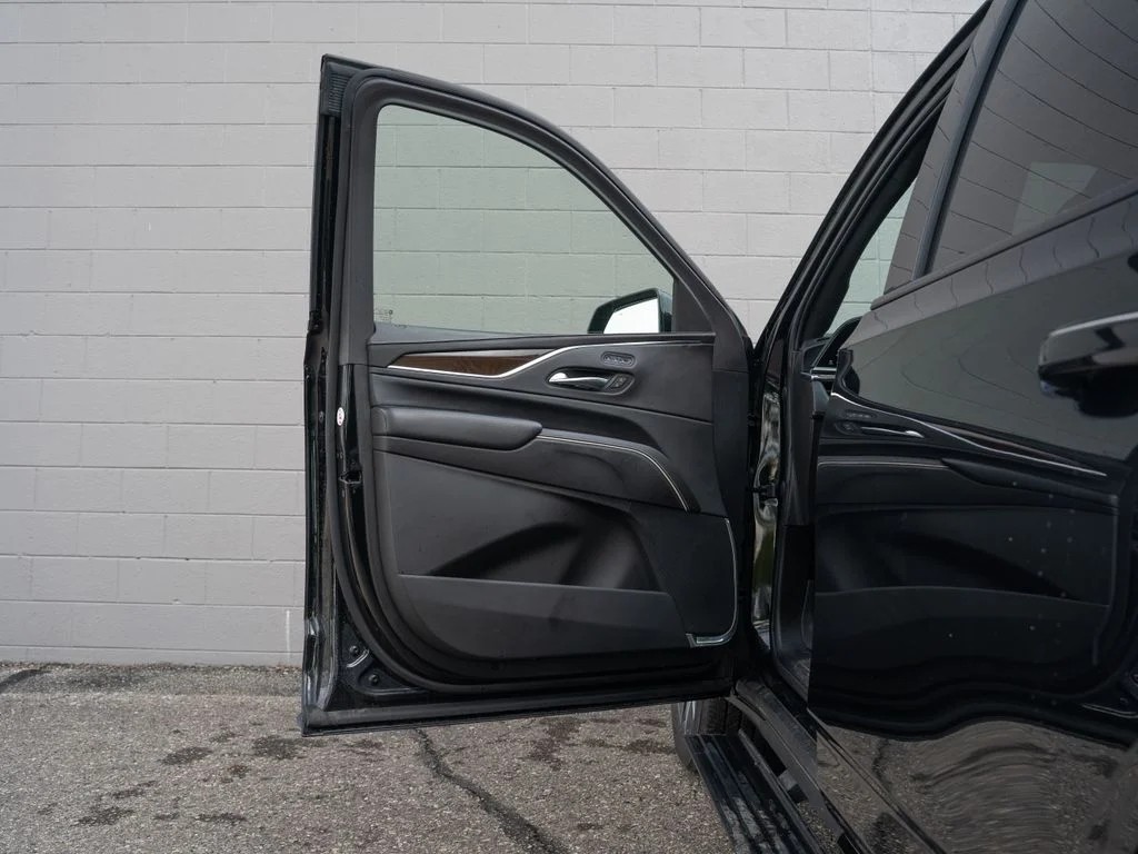 Used 2023 Black Raven Cadillac Sport Platinum image 15