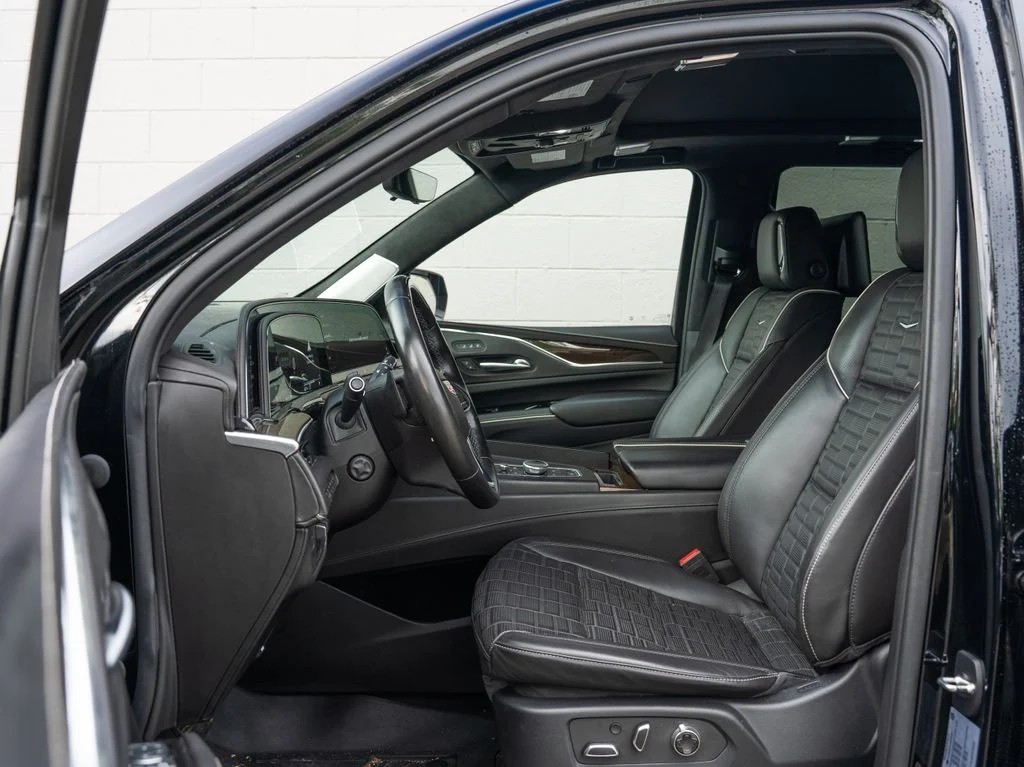Used 2023 Black Raven Cadillac Sport Platinum image 17