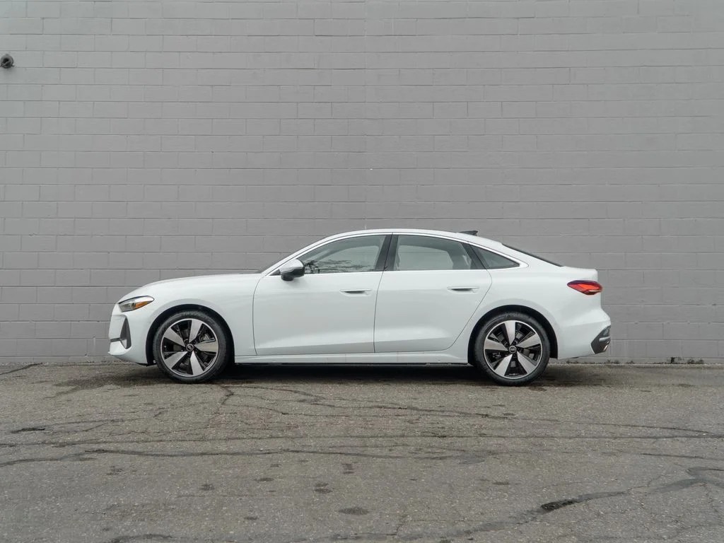 Used 2025 Glacier White Audi 2.0T Premium image 2