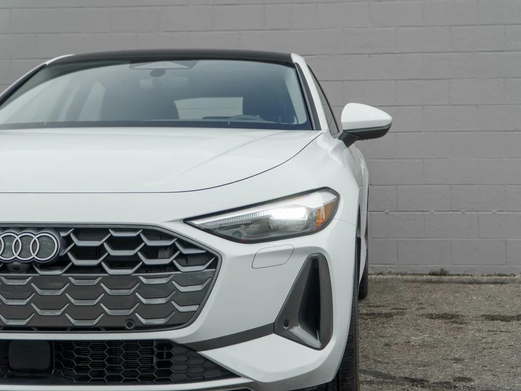 Used 2025 Glacier White Audi 2.0T Premium image 11