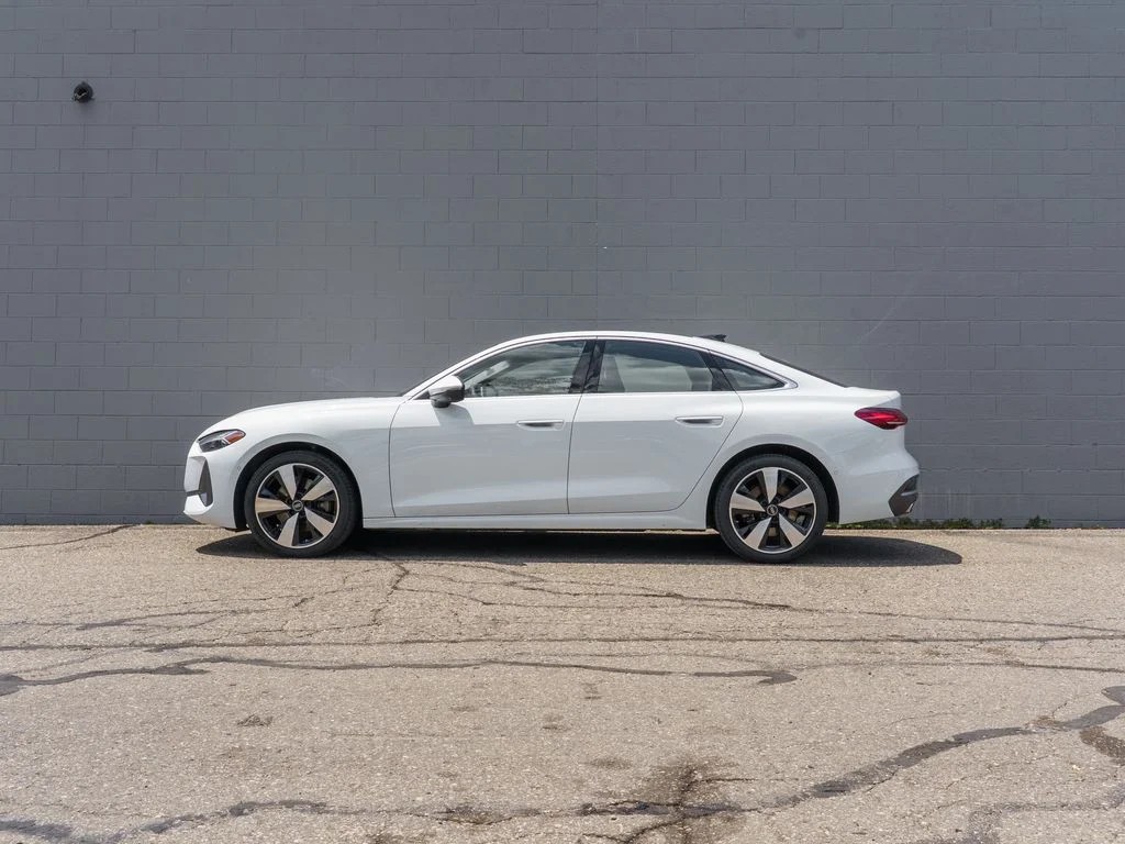 Used 2025 Glacier White Audi 2.0T Premium Plus image 2