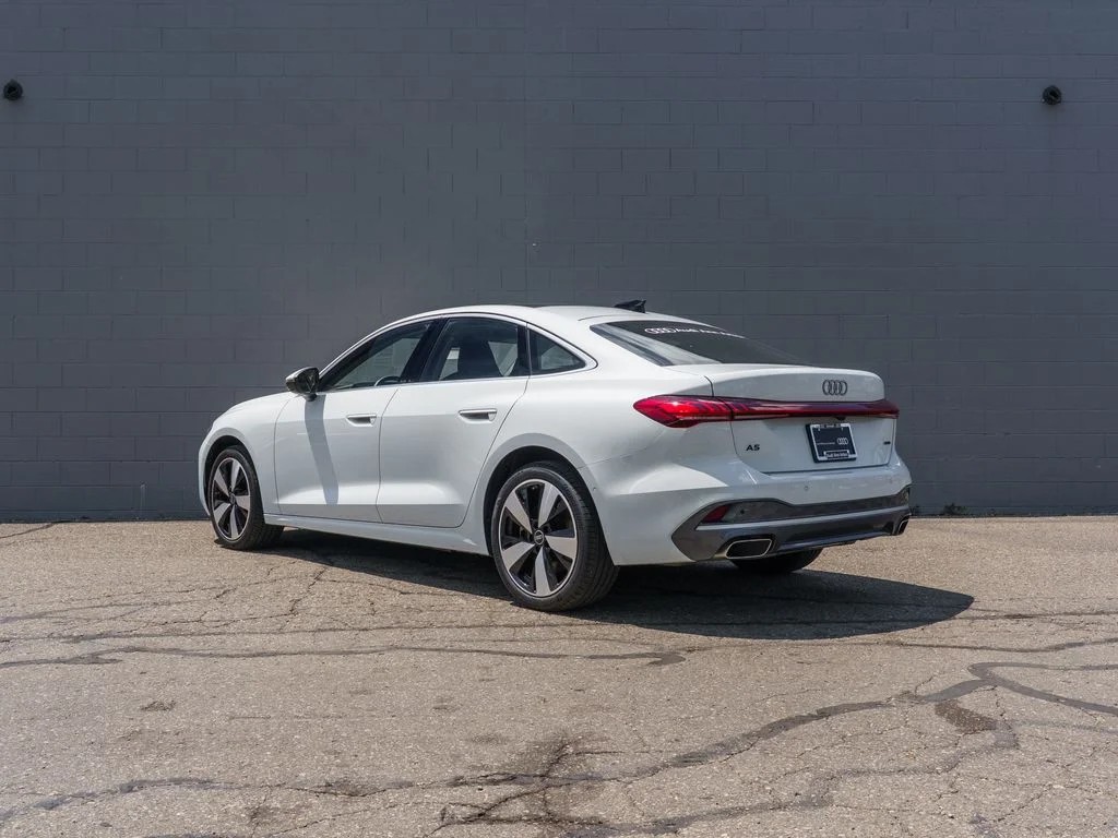 Used 2025 Glacier White Audi 2.0T Premium Plus image 3