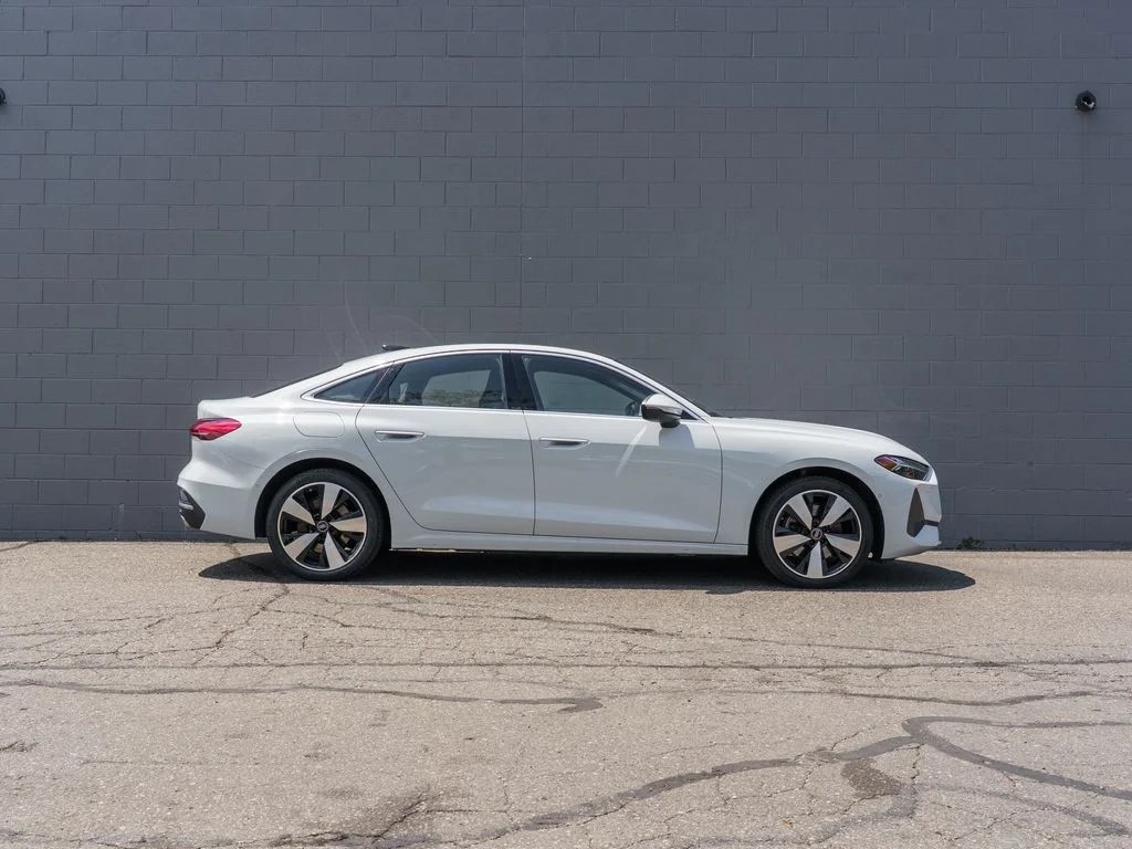 Used 2025 Glacier White Audi 2.0T Premium Plus image 8