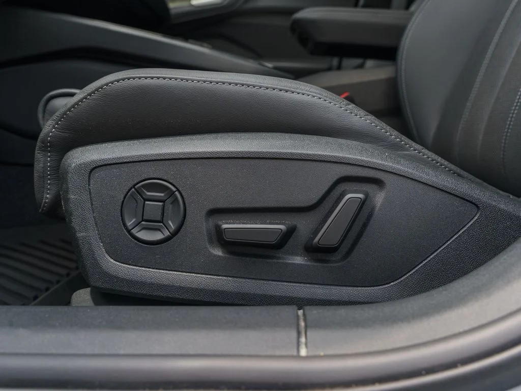 Used 2025 Glacier White Audi 2.0T Premium Plus image 20
