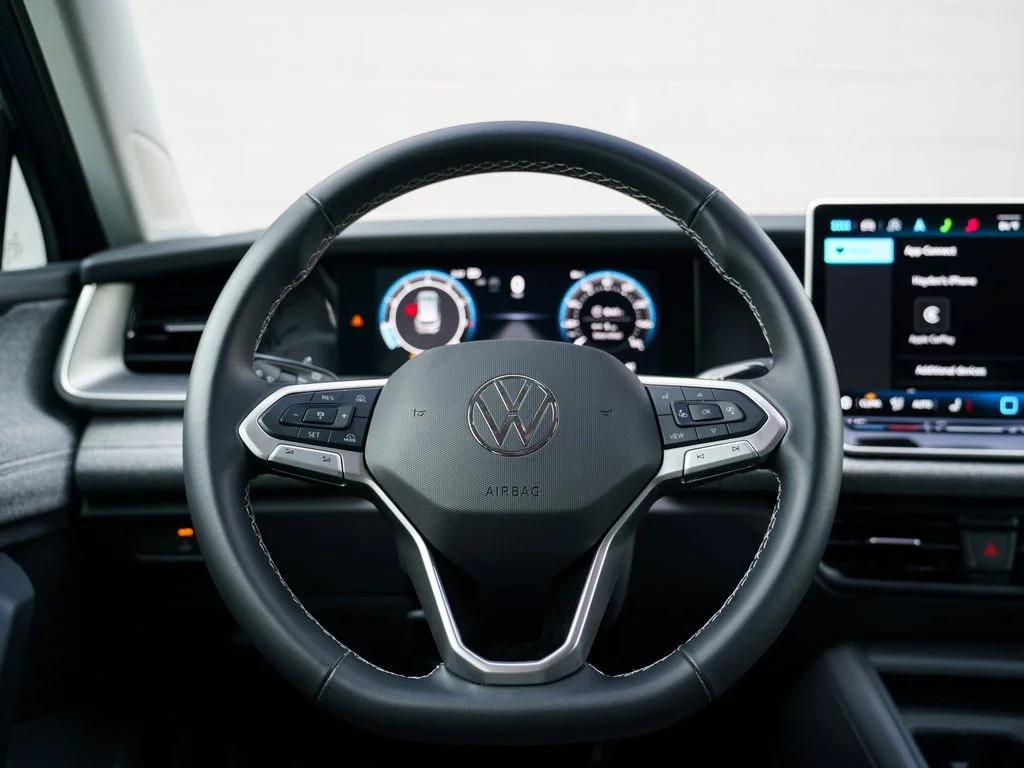 Used 2025 Platinum Gray Metallic Volkswagen 2.0T S image 23