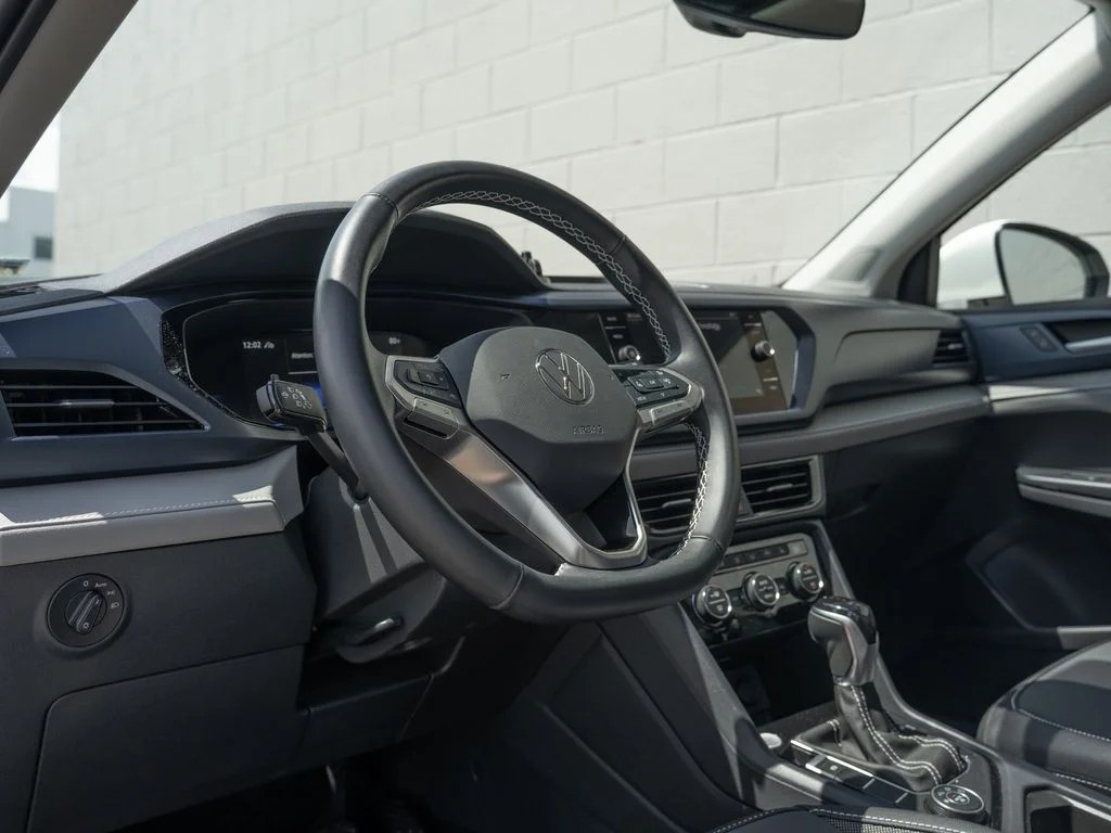 Used 2023 Pure White Volkswagen 1.5T S image 4