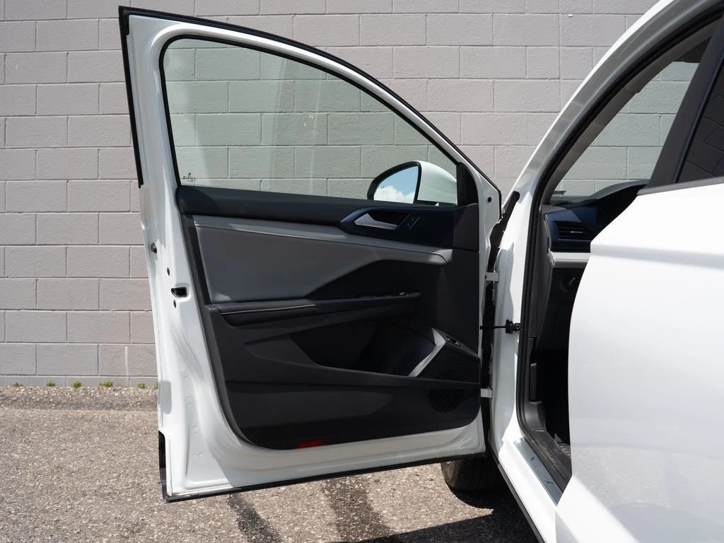Used 2023 Pure White Volkswagen 1.5T S image 15