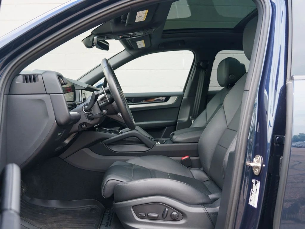 Used 2024 Algarve Blue Metallic Porsche Base image 17