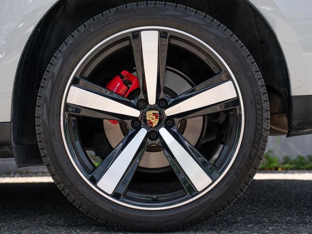 Used 2026 Chalk Porsche S image 13