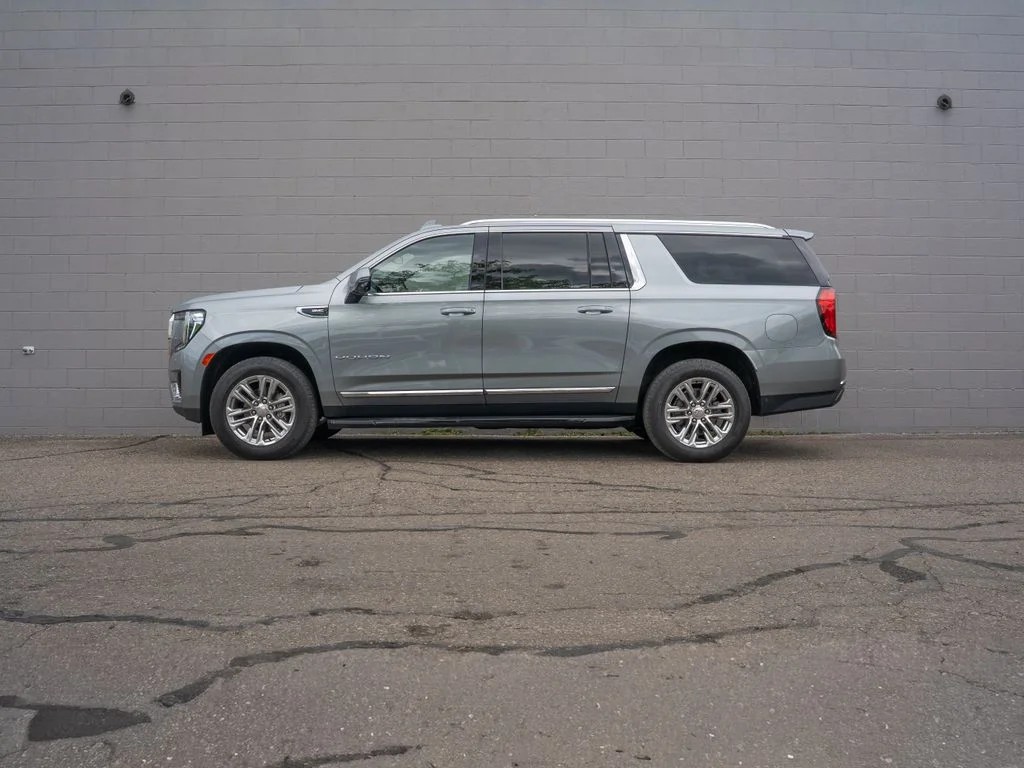 Used 2023 Sterling Metallic GMC SLT image 2