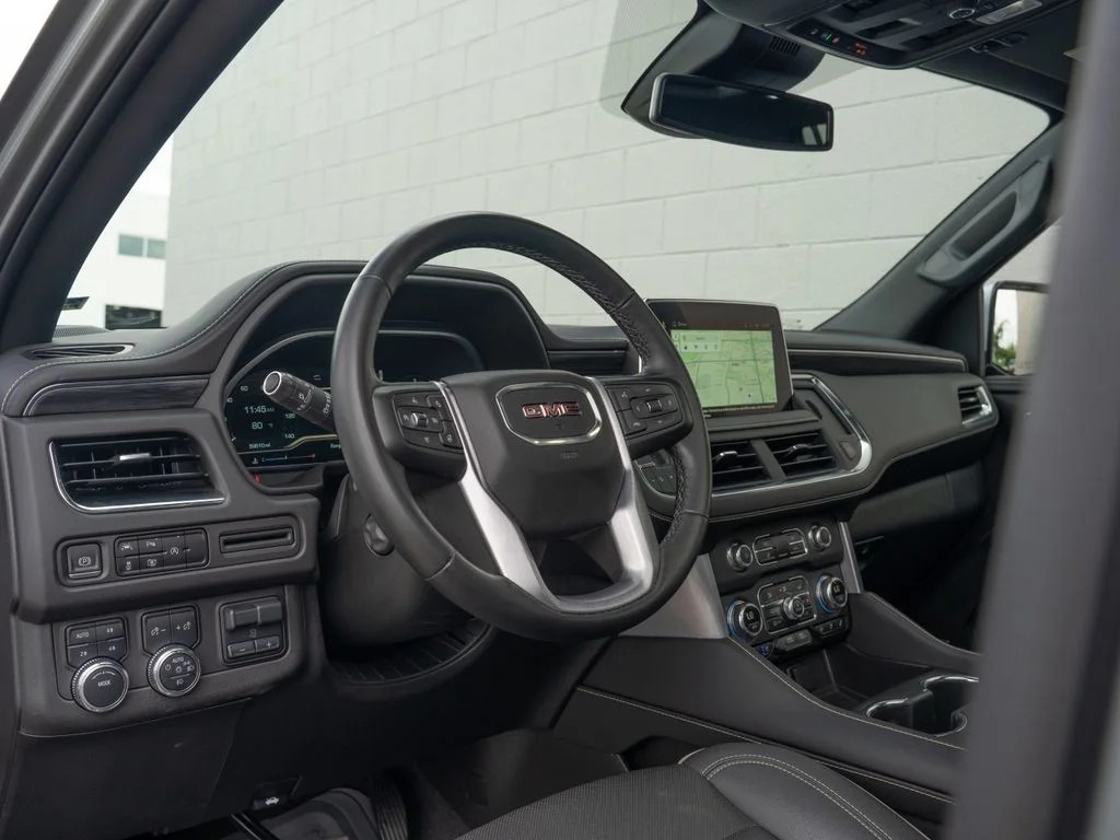 Used 2023 Sterling Metallic GMC SLT image 4