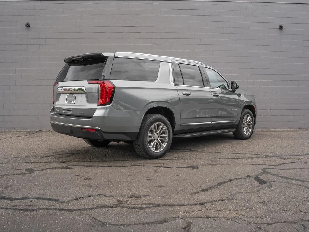 Used 2023 Sterling Metallic GMC SLT image 7