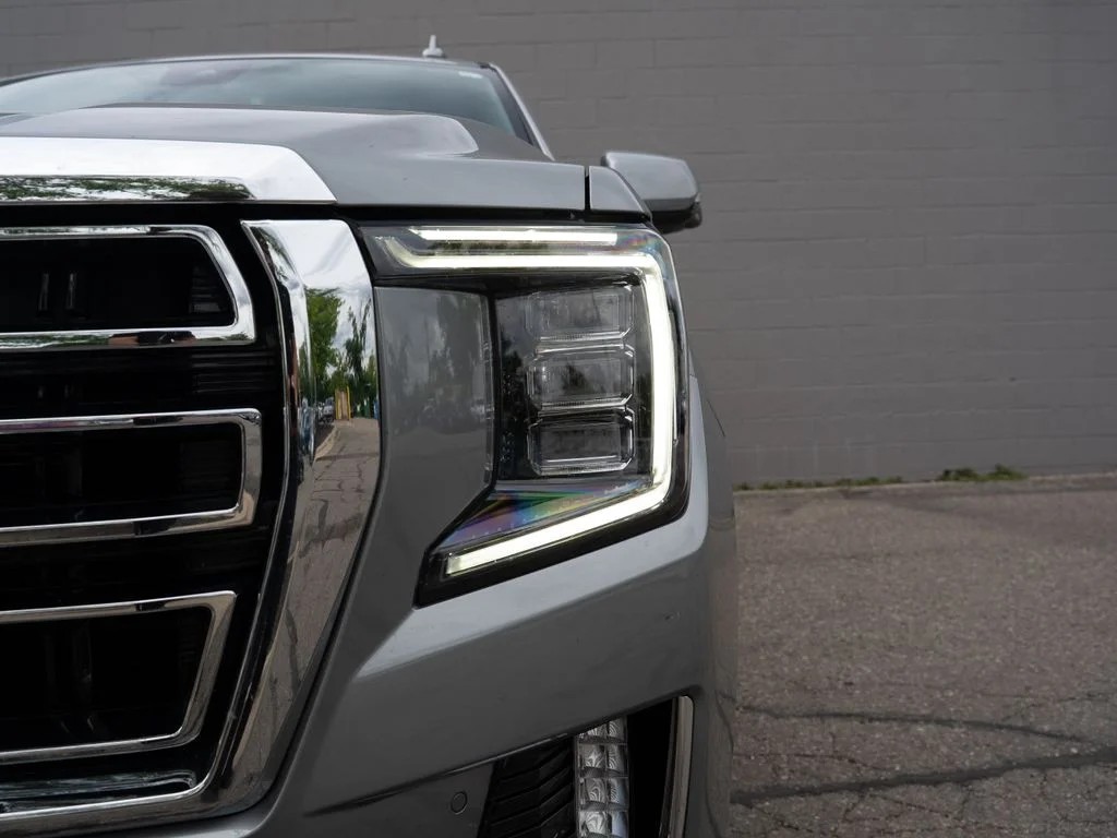 Used 2023 Sterling Metallic GMC SLT image 11