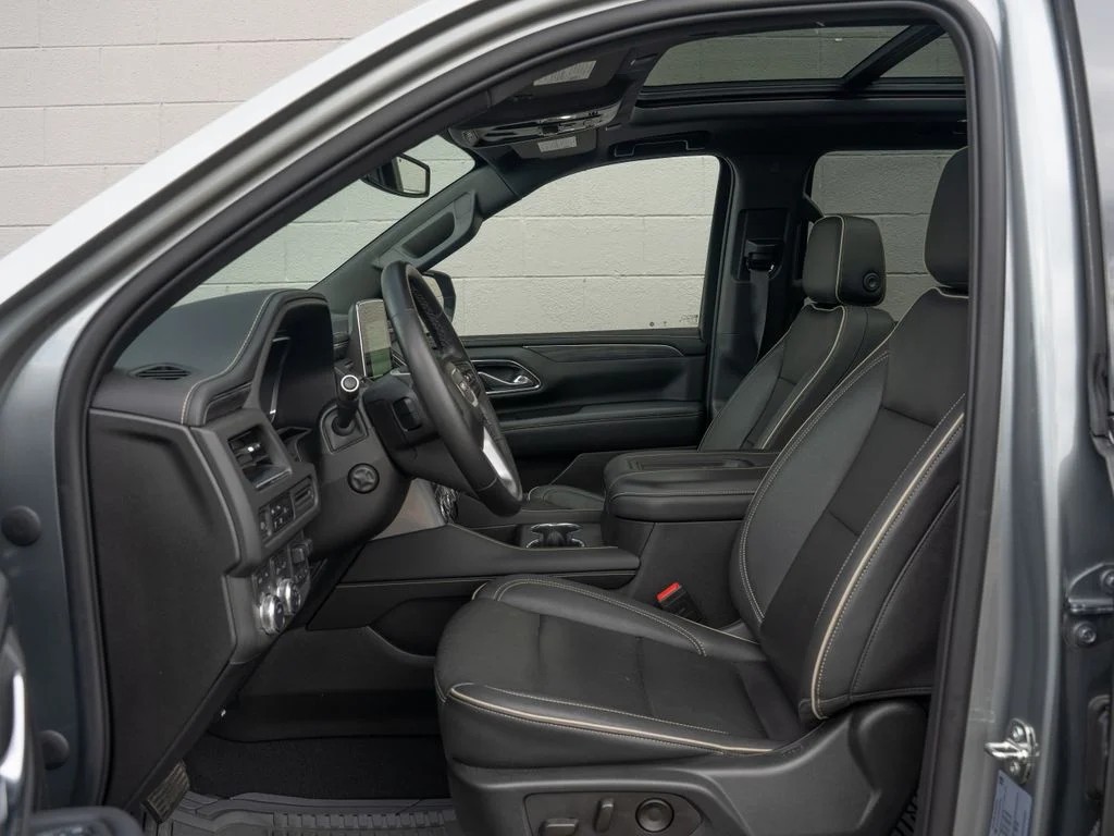 Used 2023 Sterling Metallic GMC SLT image 17