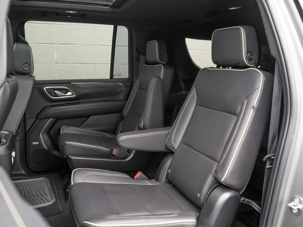 Used 2023 Sterling Metallic GMC SLT image 18