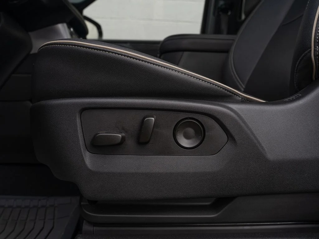 Used 2023 Sterling Metallic GMC SLT image 20