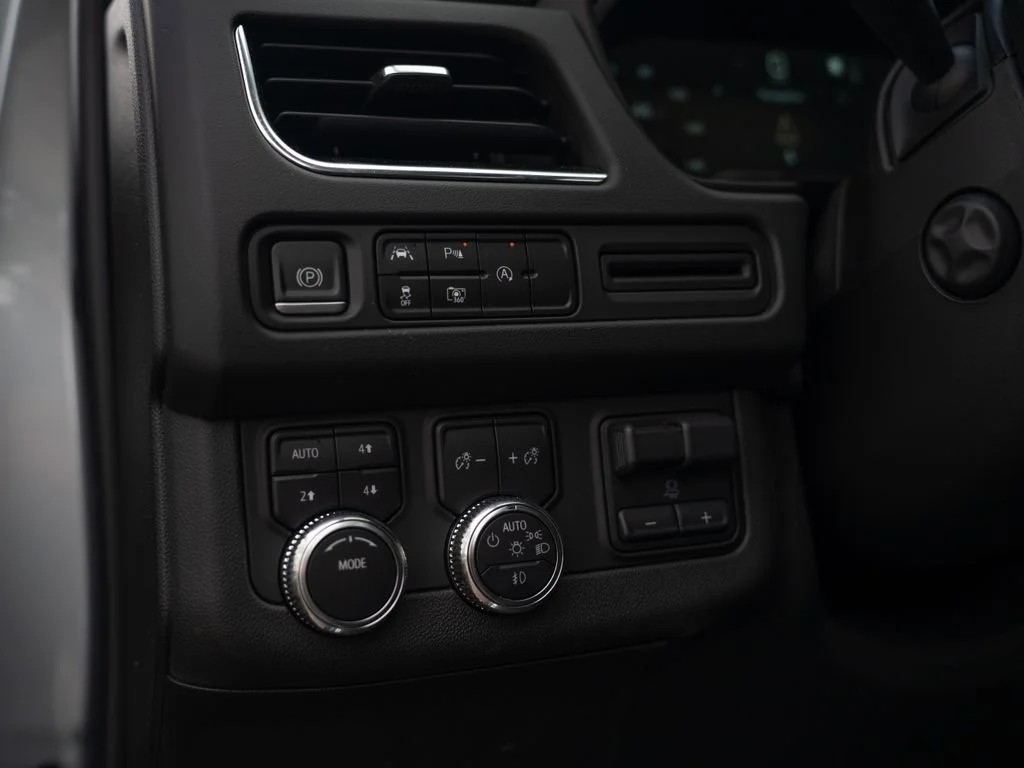 Used 2023 Sterling Metallic GMC SLT image 31