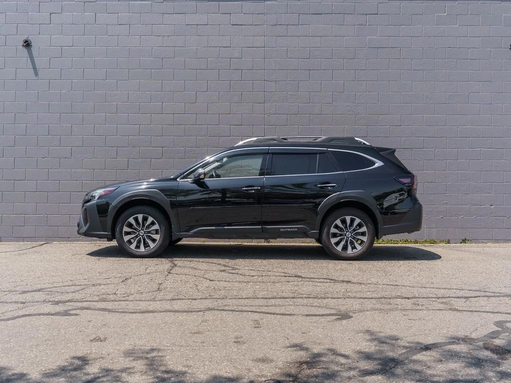 Used 2025 Crystal Black Silica Subaru Touring XT image 2