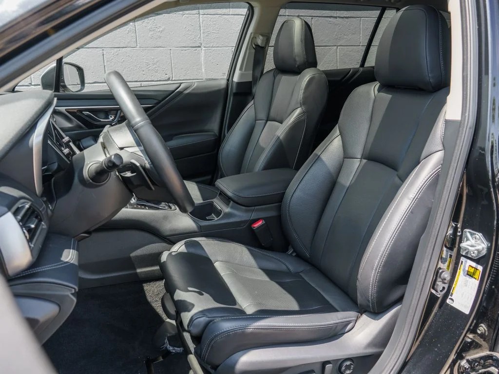 Used 2025 Crystal Black Silica Subaru Touring XT image 4