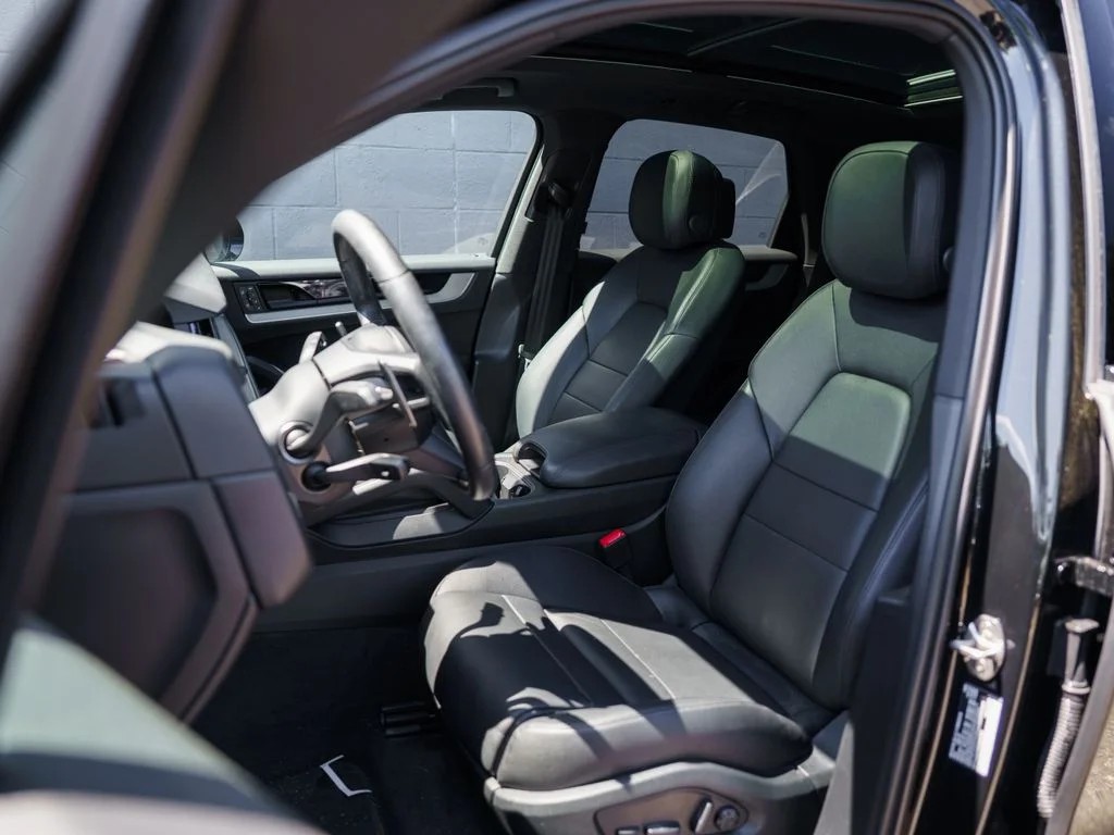 Used 2025 Chromite Black Metallic Porsche Base image 5