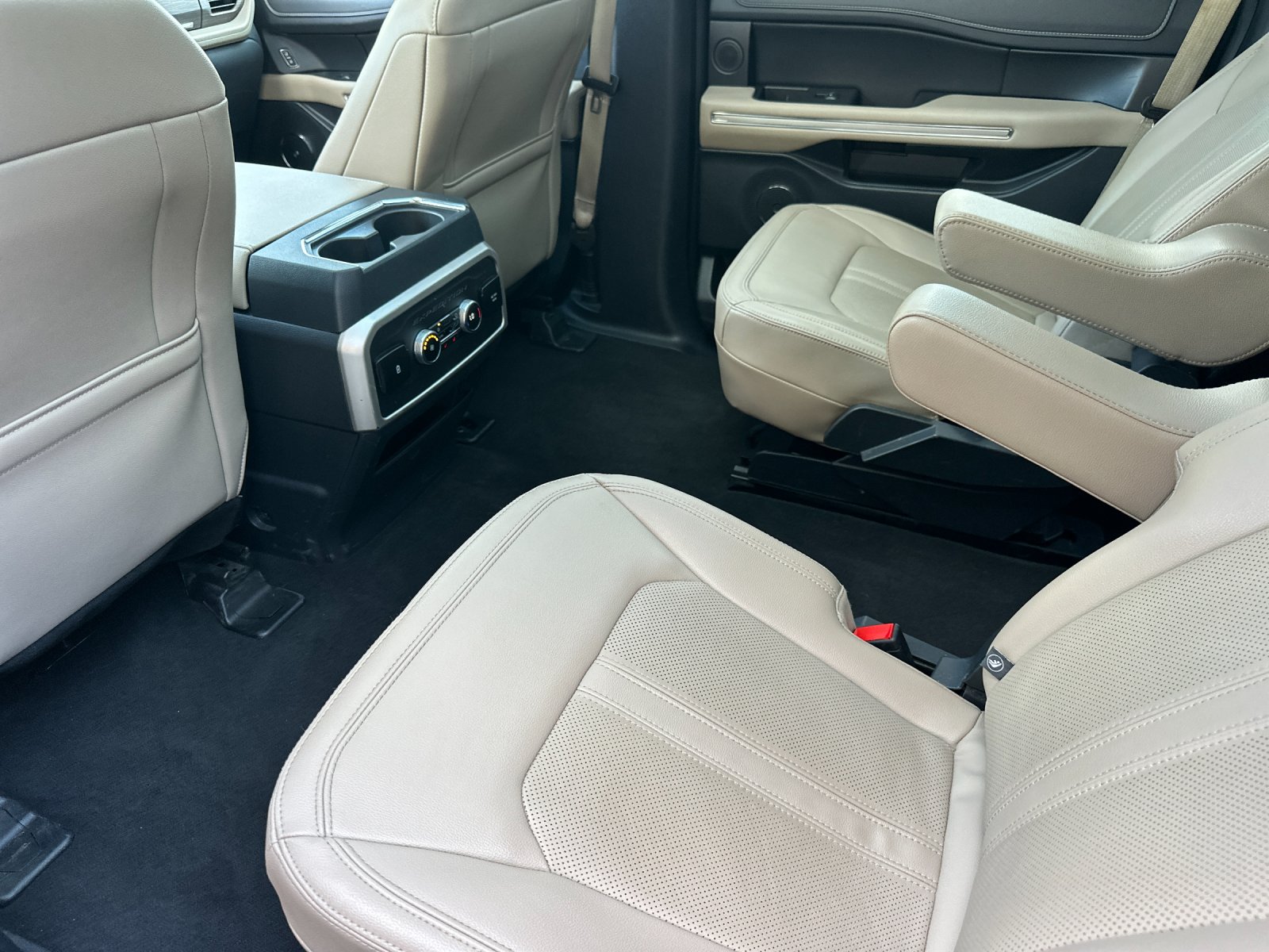 Used 2024 Black Ford Limited image 11