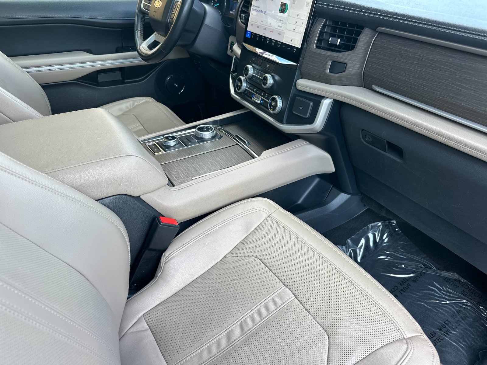 Used 2024 Black Ford Limited image 16