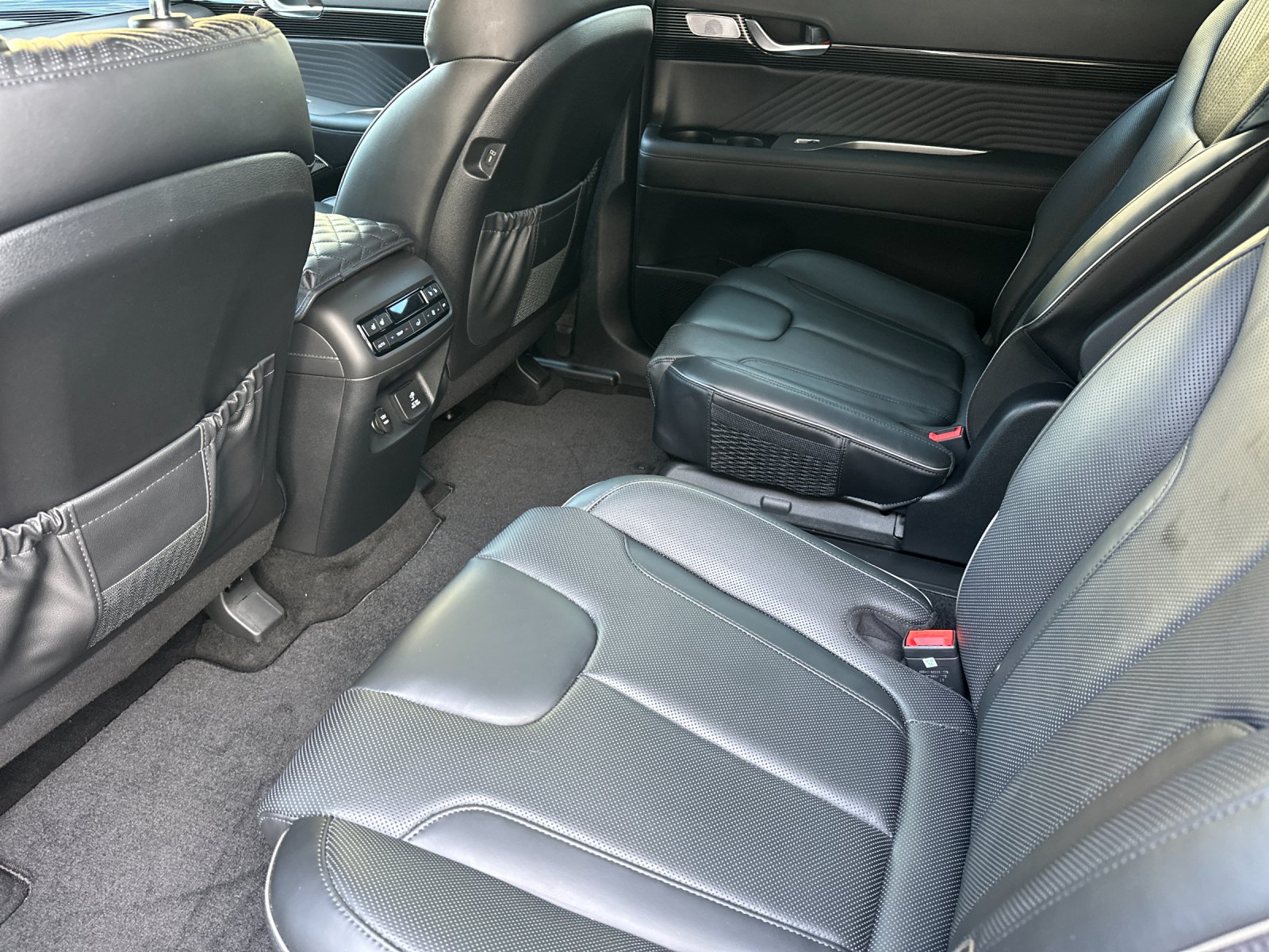 Used 2024 Silver Hyundai Calligraphy image 11