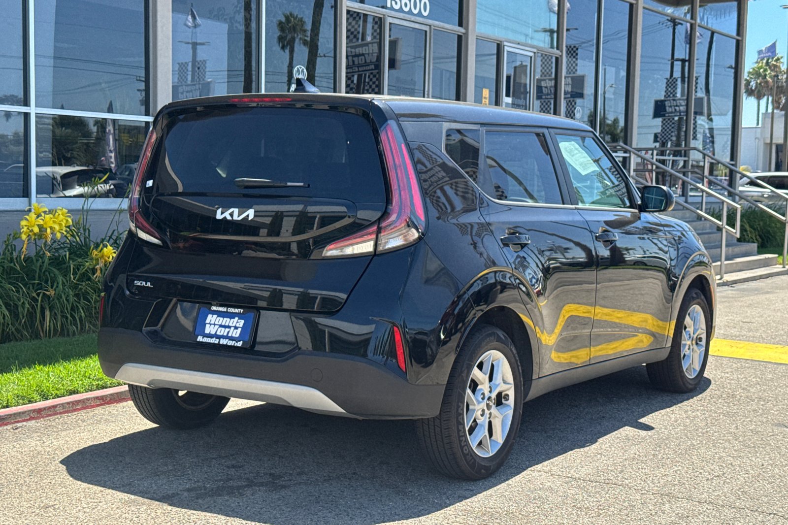 Used 2025 Black Kia LX image 5