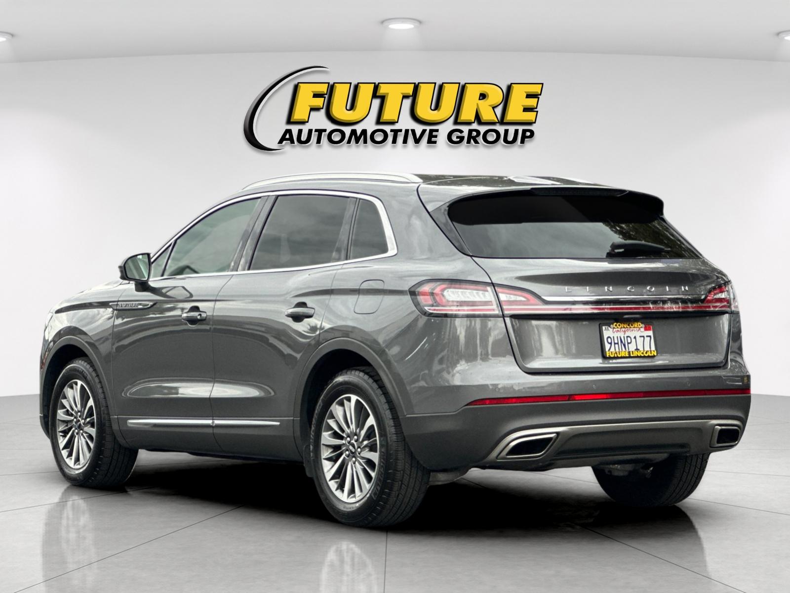 Used 2023 Gray Lincoln Standard image 5