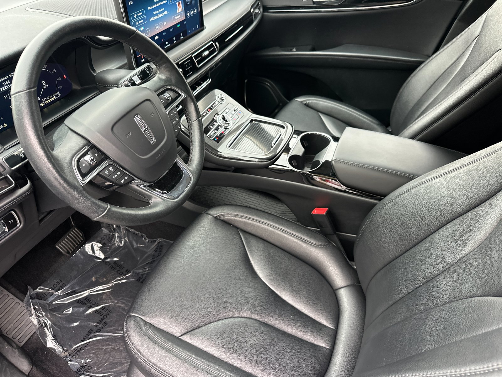 Used 2023 Gray Lincoln Standard image 9