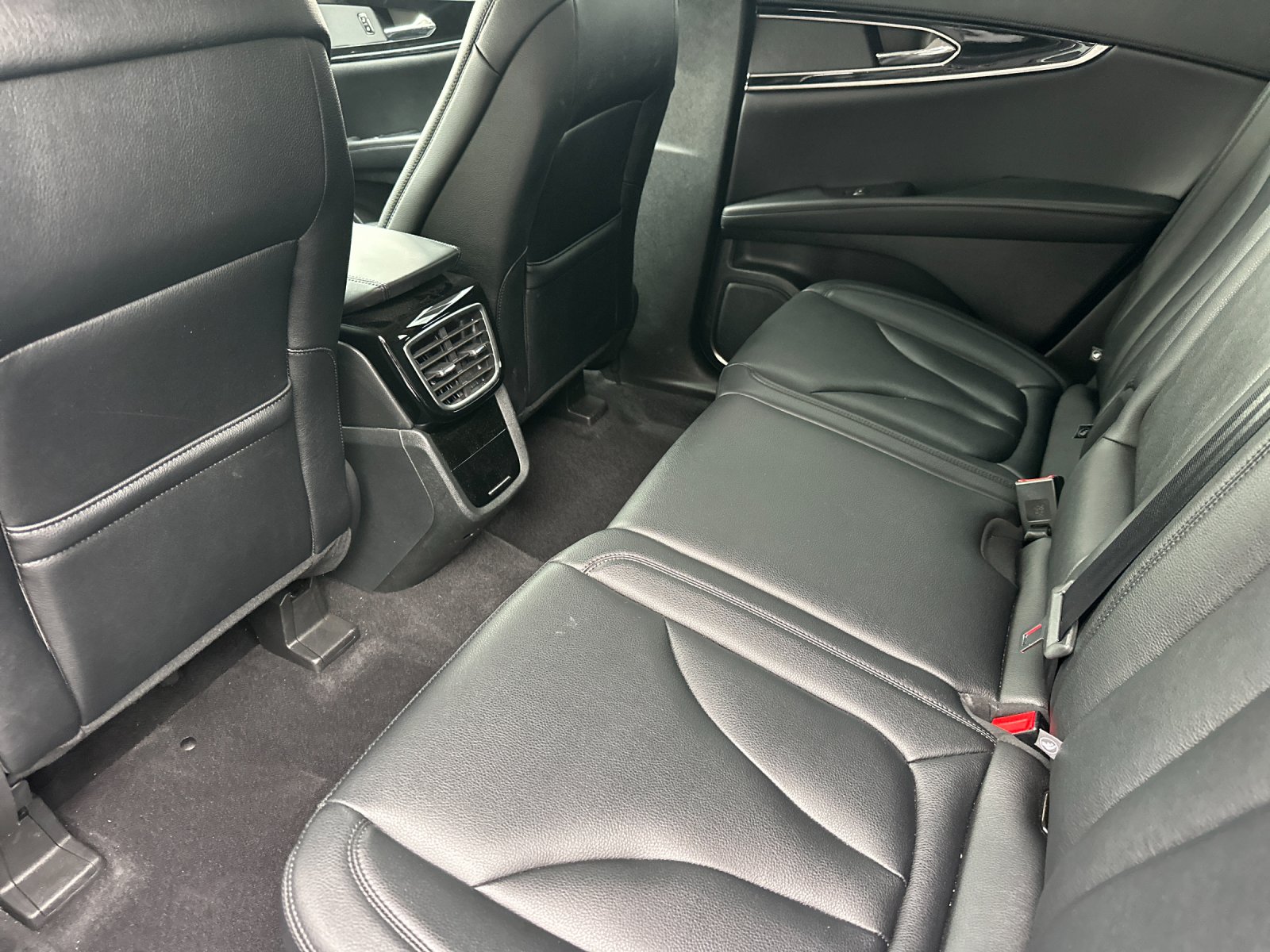 Used 2023 Gray Lincoln Standard image 11